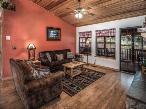 Garey's Deer Haven, 3 Bedrooms, Sleeps 8, Pet Friendly, Gas Fireplace